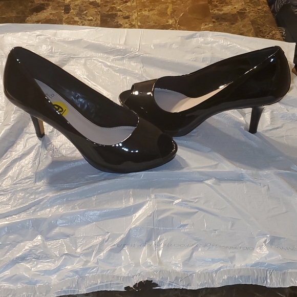 Vince Camuto Shoes - Vince Camuto shoes, size 9